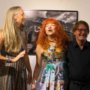 Lesley_and_artists_2